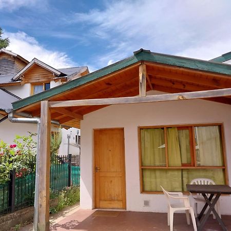 Хостел El Refugio Casa De Montana Сан-Мартін-де-лос-Андес Екстер'єр фото